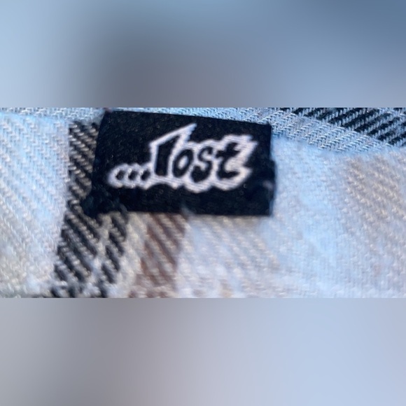 PreOwned Like New Blue Ocean Color Flannel Size Medium Lost Company. - Picture 6 of 11